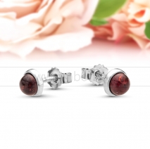 Пусеты из серебра, украшенные природным янтарем 