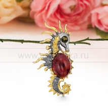 Брошь из серебра 925 пробы с коньячным природным балтийским янтарем 