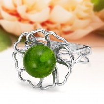 Кольцо из серебра 925 пробы с зеленым природным балтийским янтарем 