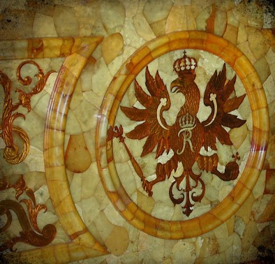 Прусский орёл на янтарной панели