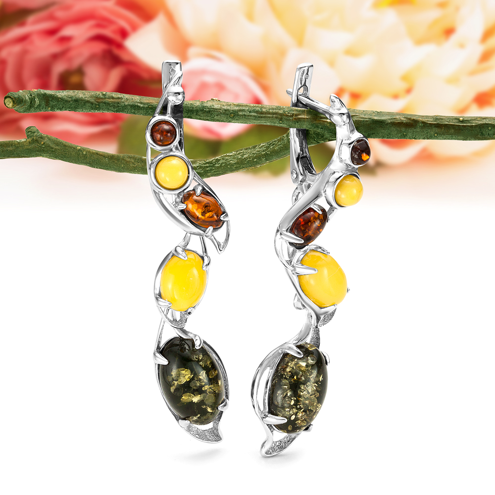 Серьги "Вираж" из серебра 925 пробы, украшенные природным янтарем "микс", артикул 11805