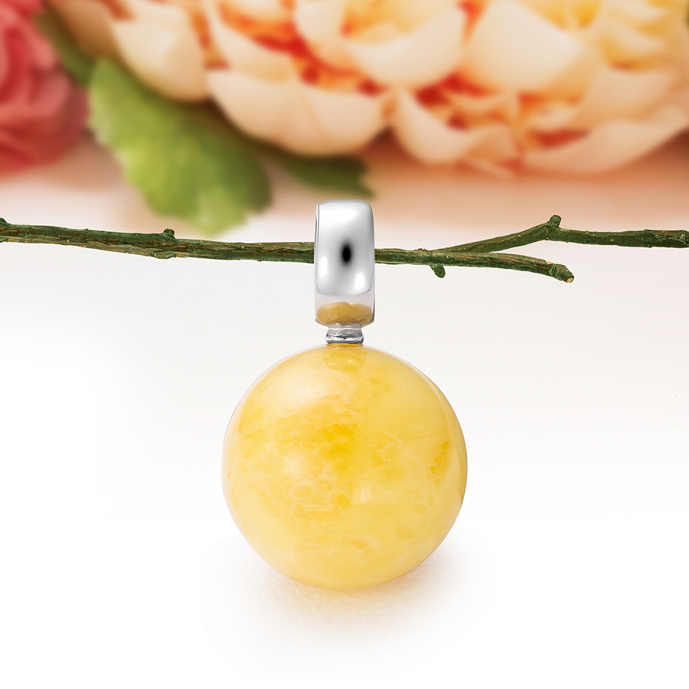 Кулон из серебра 925 пробы, украшенный природным лимонным янтарем, артикул 10787