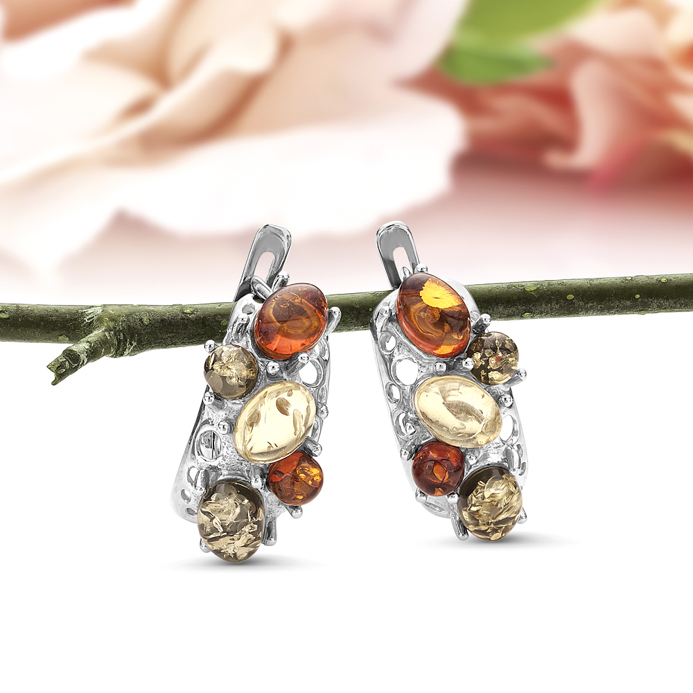Серьги из серебра 925 пробы, украшенные природным янтарем "микс", артикул 11199
