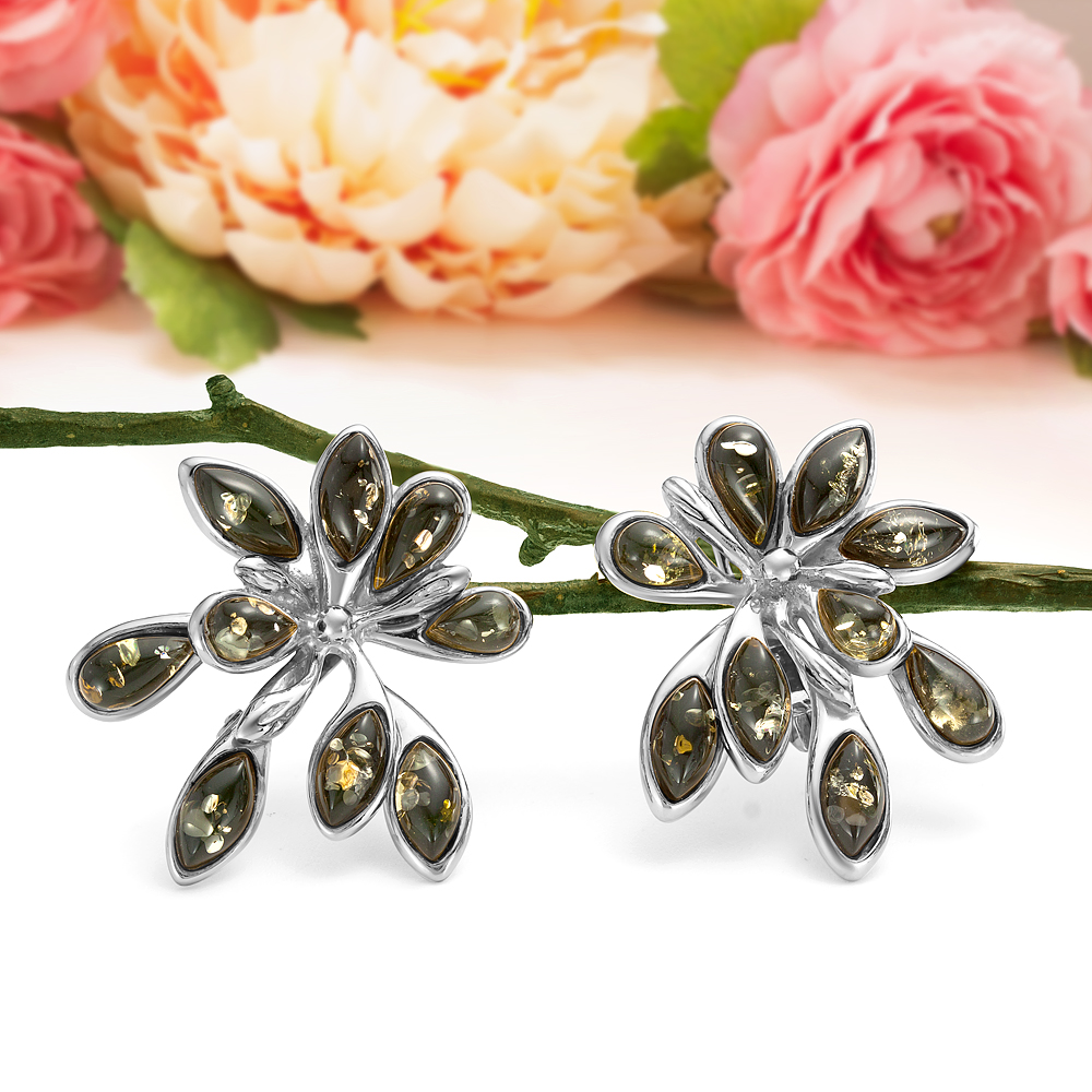 Серьги "Брызги шампанского" из серебра 925 пробы, украшенные зеленым янтарем, артикул 11806