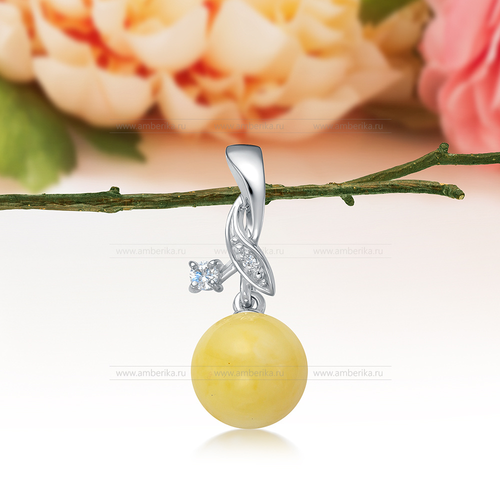Кулон из серебра 925 пробы, украшенный лимонным балтийским янтарем, артикул 12526
