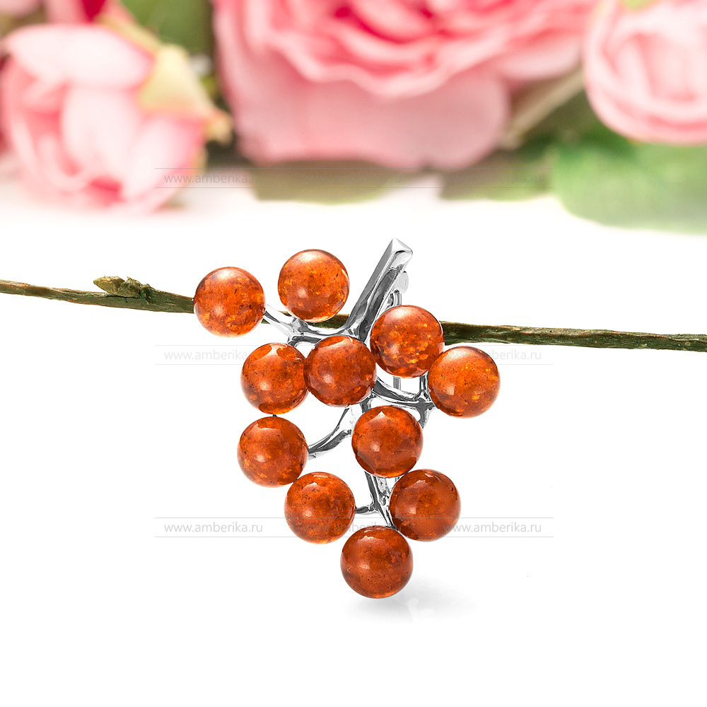 Брошь "Гроздь винограда" из серебра 925 пробы с коньячным янтарем, артикул 12553