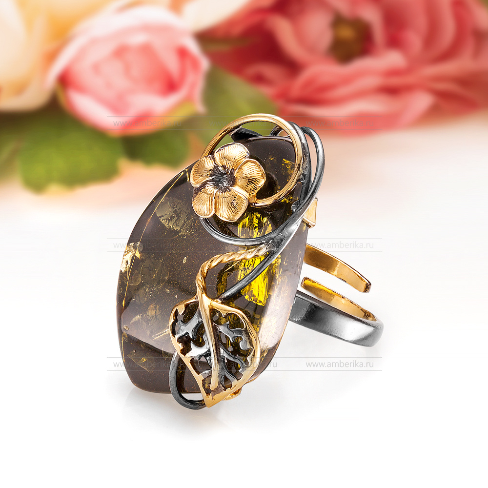 Кольцо из серебра 925 пробы с зеленым балтийским янтарем, артикул 11555