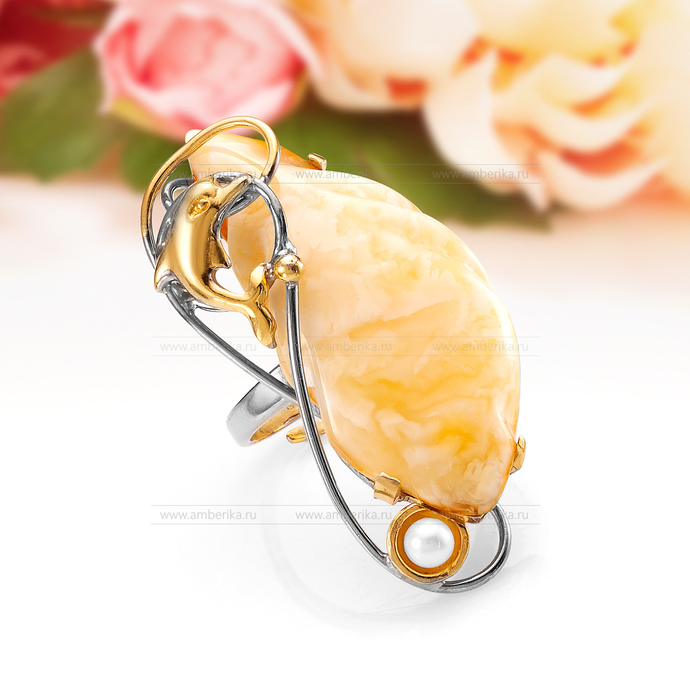 Кольцо "Дельфин" из серебра 925 пробы с природным балтийским янтарем, артикул 11577