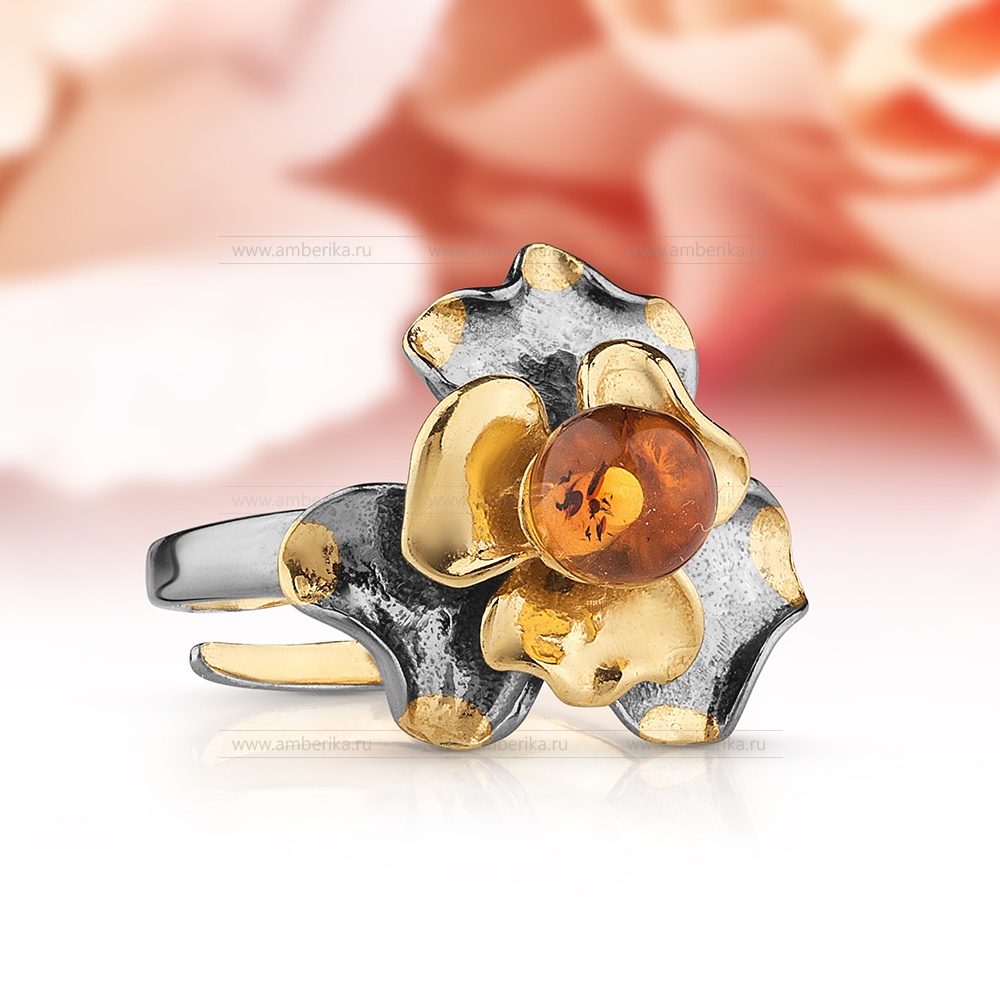 Кольцо из серебра 925 пробы с коньячным балтийским янтарем, артикул 12049