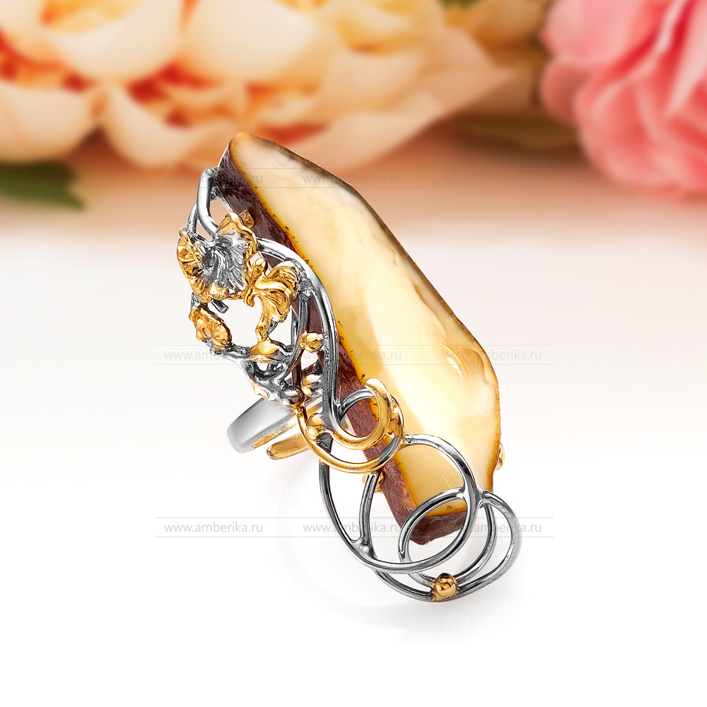 Кольцо "София" из серебра 925 пробы с зеленым балтийским янтарем, артикул 11547