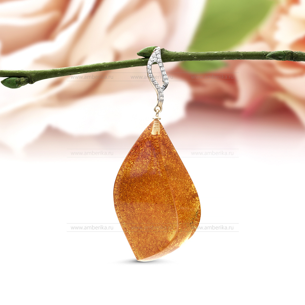 Кулон из серебра 925 пробы, украшенный природным янтарем, артикул 11278
