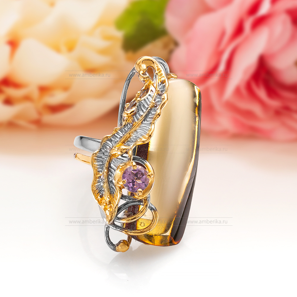 Кольцо "София" из серебра 925 пробы с зеленым балтийским янтарем, артикул 11553