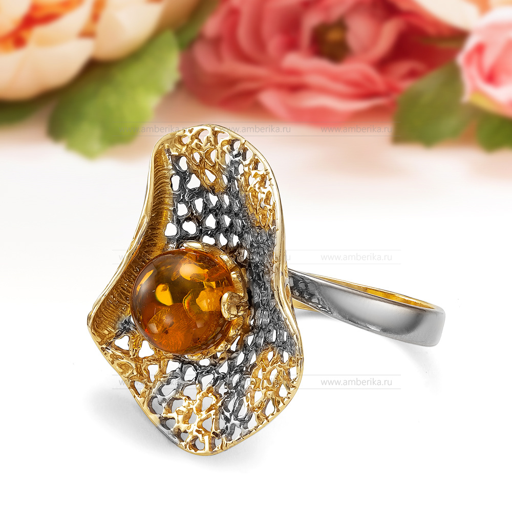 Кольцо из серебра 925 пробы с коньячным природным балтийским янтарем, артикул 10881