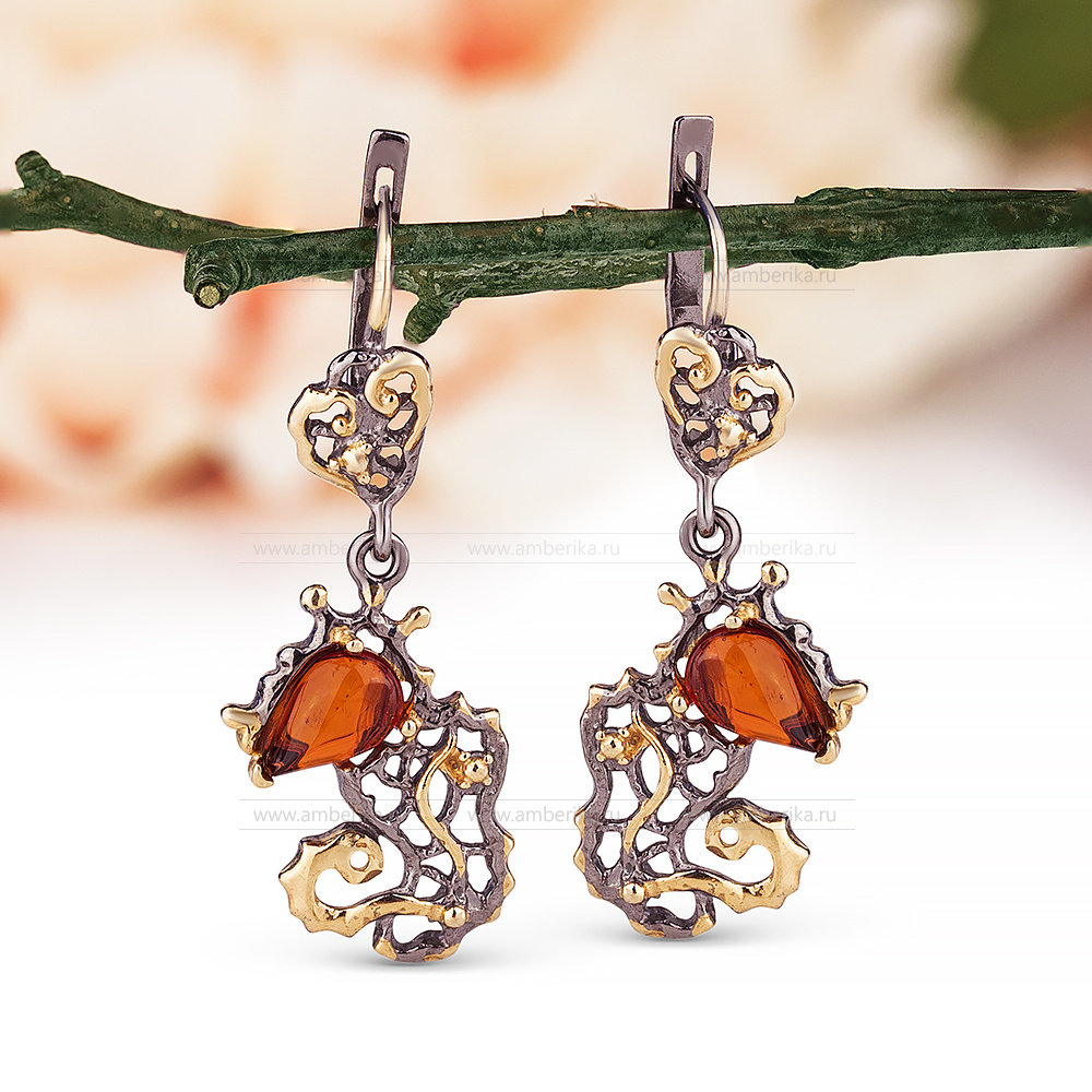 Серьги из серебра 925 пробы с коньячным балтийским янтарем, артикул 10860
