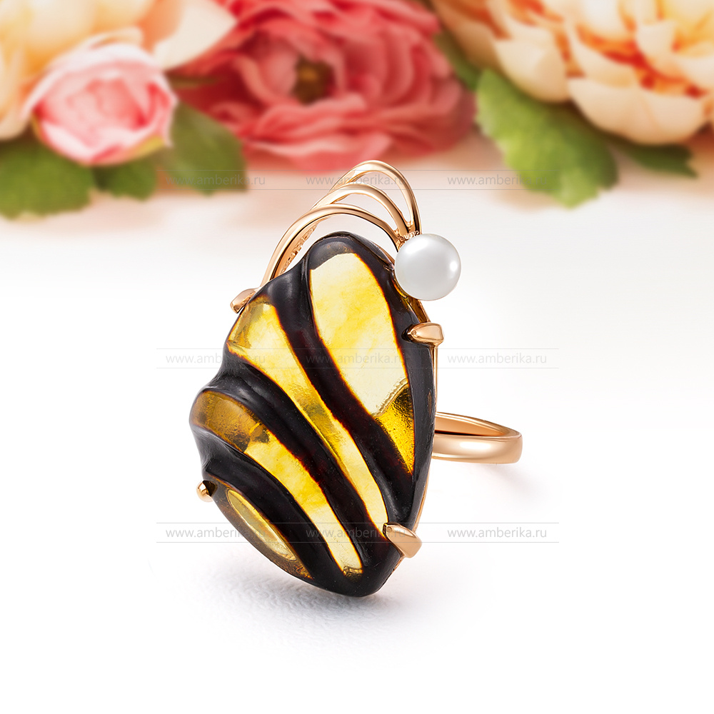 Кольцо из серебра 925 пробы с золотистым балтийским янтарем, артикул 12282