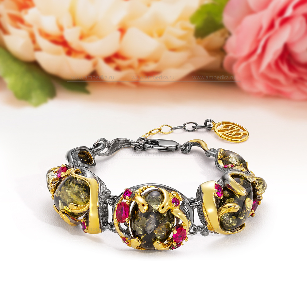 Браслет "Ажур" из серебра с позолотой с зеленым балтийским янтарем, артикул 11673