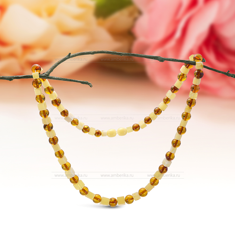 Ожерелье из натурального балтийского янтаря цвета "микс"., артикул 2099
