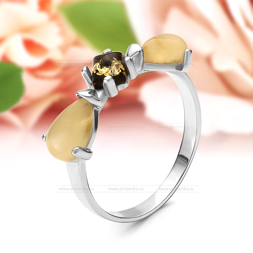 Кольцо из серебра 925 пробы с балтийским янтарем "микс", артикул 11142