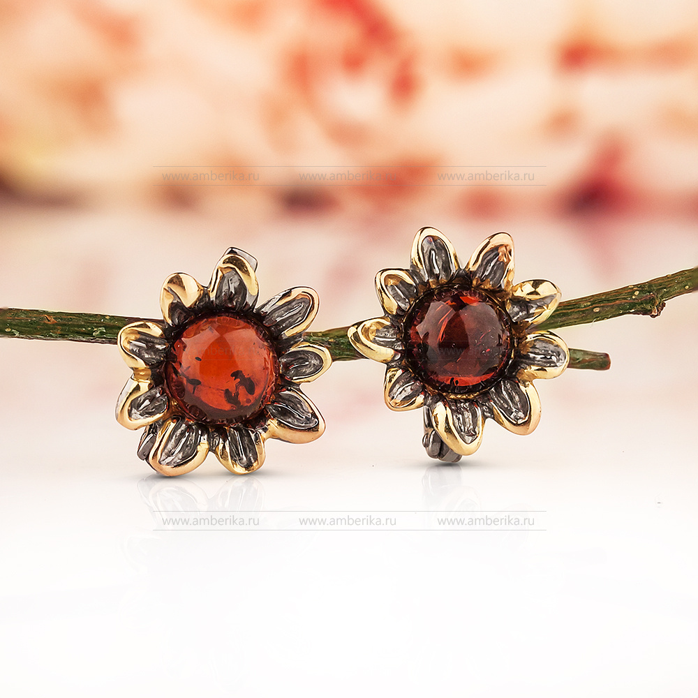 Серьги из серебра 925 пробы, украшенные коньячным природным янтарем, артикул 11040