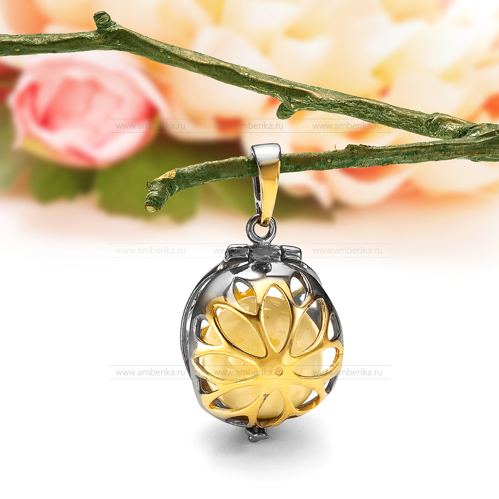 Кулон из серебра 925 пробы, украшенный природным янтарем, артикул 11632