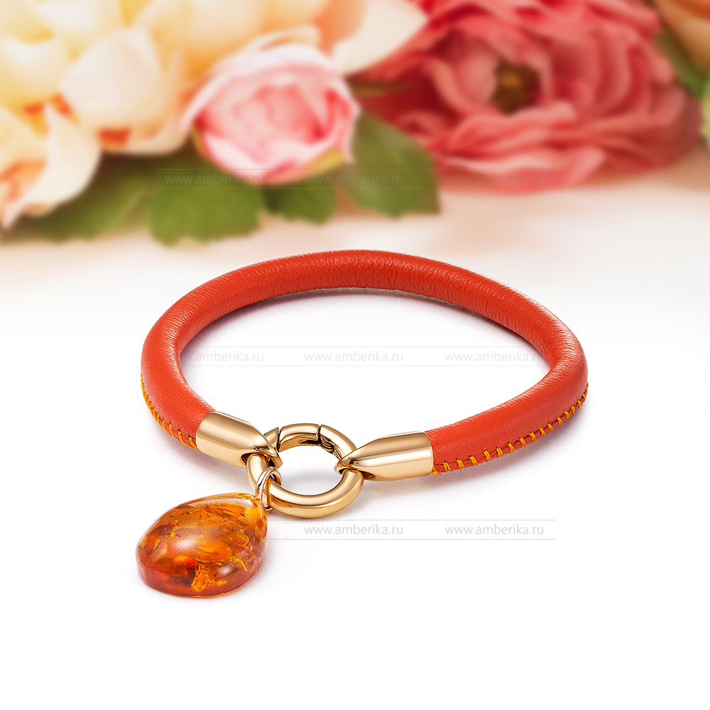 Браслет на кожанном ремешке с натуральным коньячным янтарем, артикул 11683