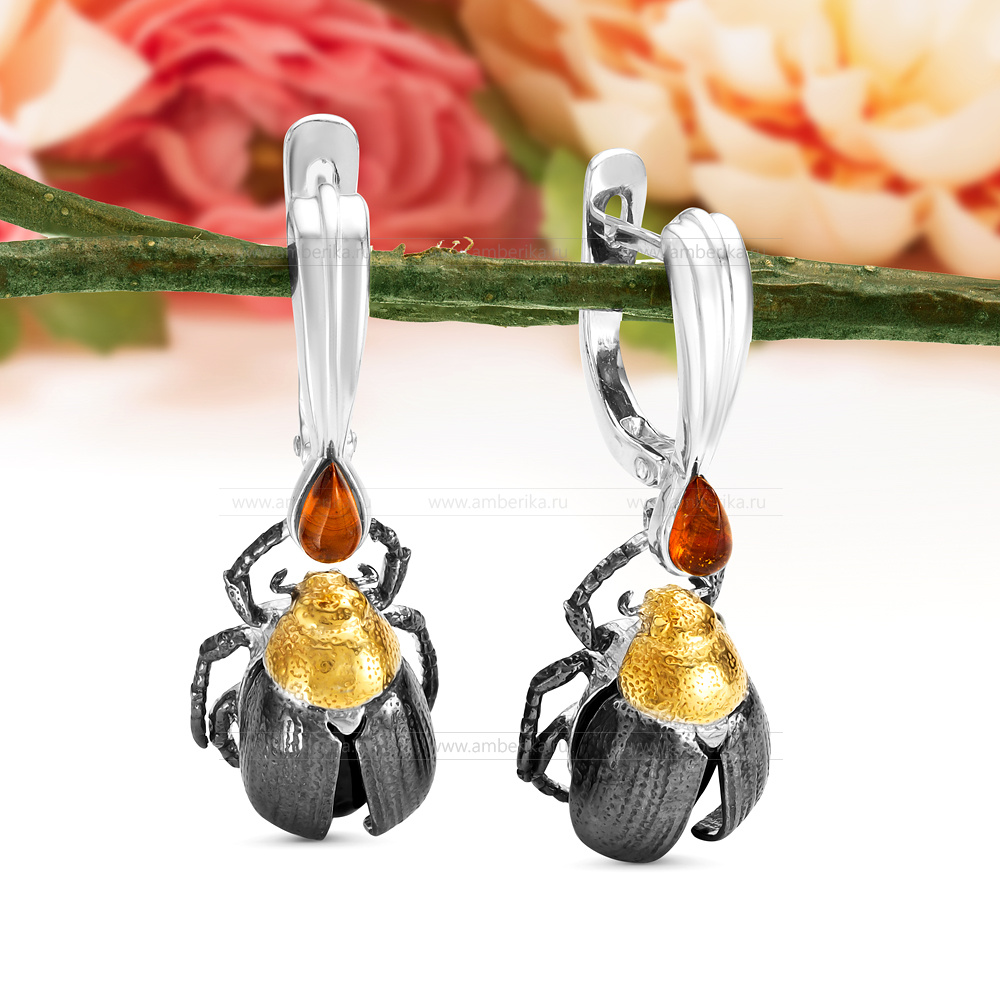 Серьги "Жуки" из серебра 925 пробы, украшенные коньячным янтарем, артикул 11691