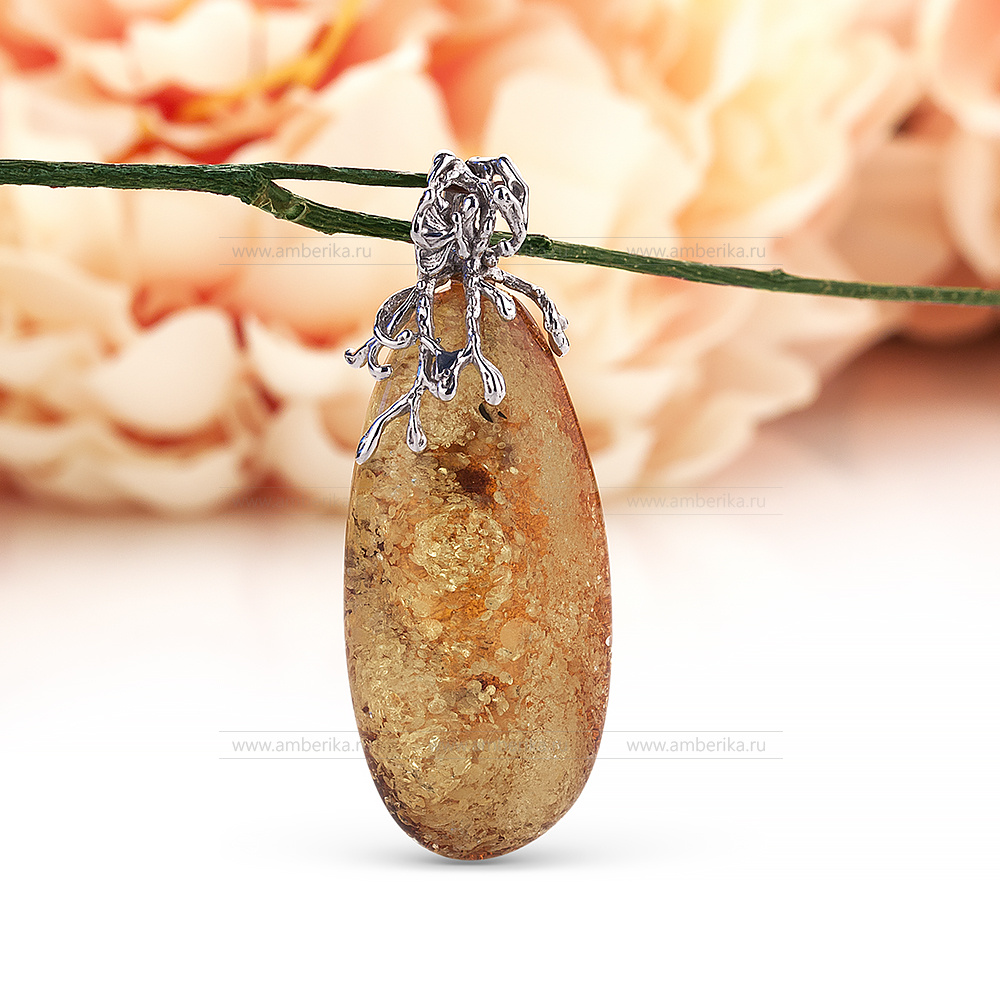 Кулон из серебра 925 пробы, украшенный природным янтарем, артикул 10789