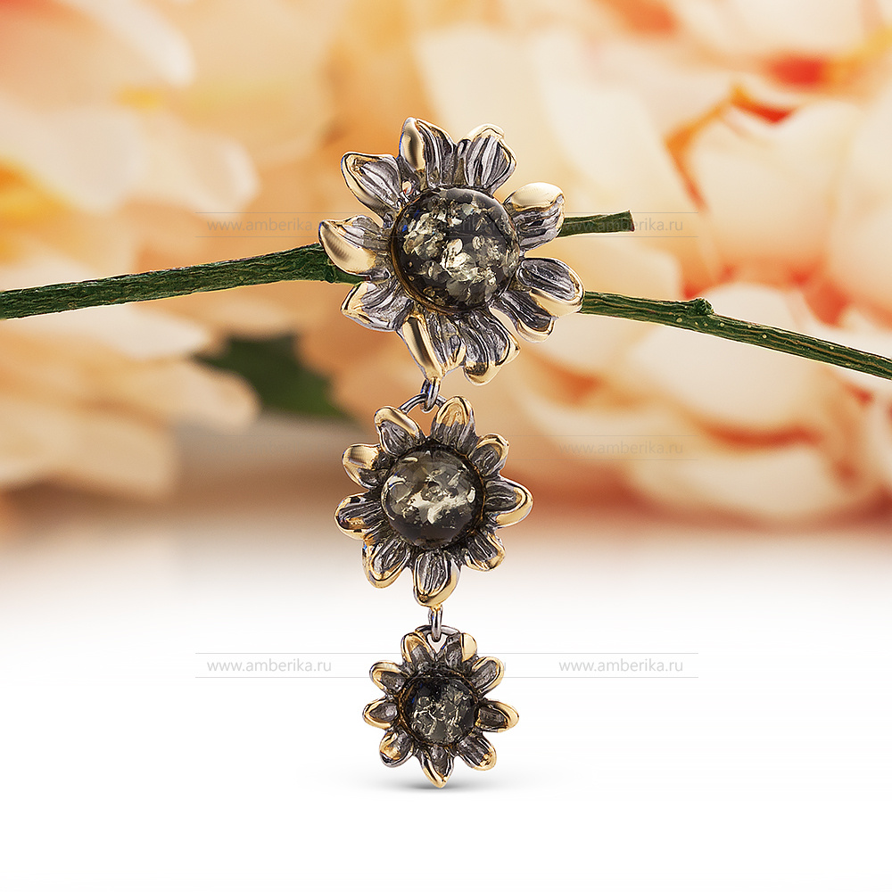 Кулон "Подсолнух" из серебра, украшенный зеленым балтийским янтарем, артикул 10816