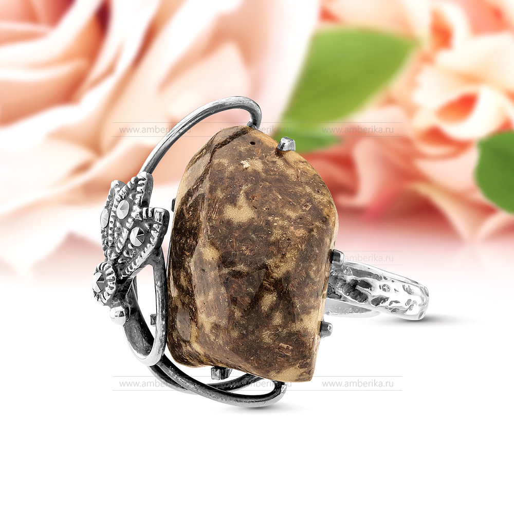 Кольцо из серебра 925 пробы с зеленым природным балтийским янтарем, артикул 11083