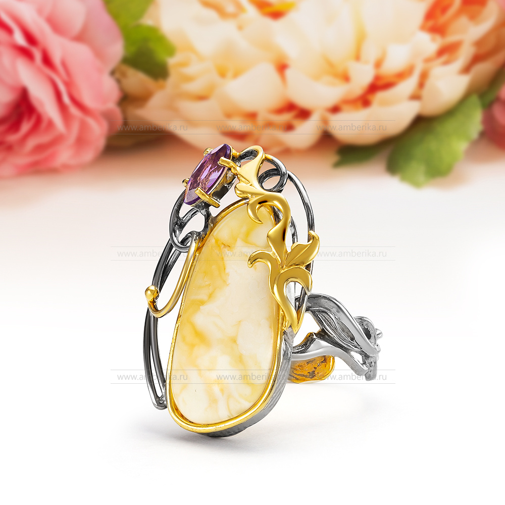 Кольцо из серебра 925 пробы с Императорским балтийским янтарем, артикул 12274