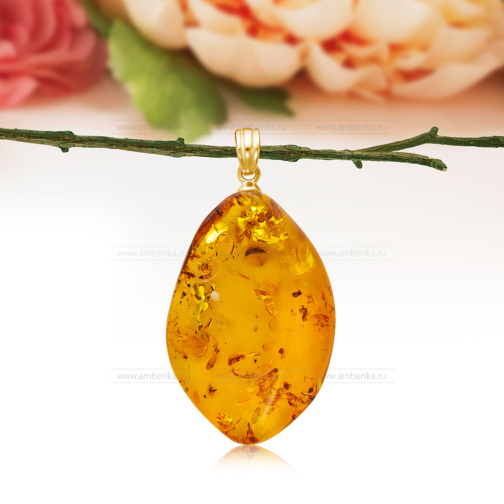Кулон из серебра 925 пробы, украшенный золотистым балтийским янтарем, артикул 11114