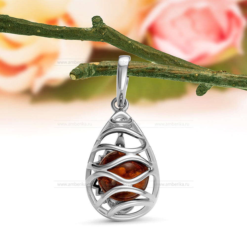 Кулон из серебра 925 пробы, украшенный коньячным янтарем, артикул 1985