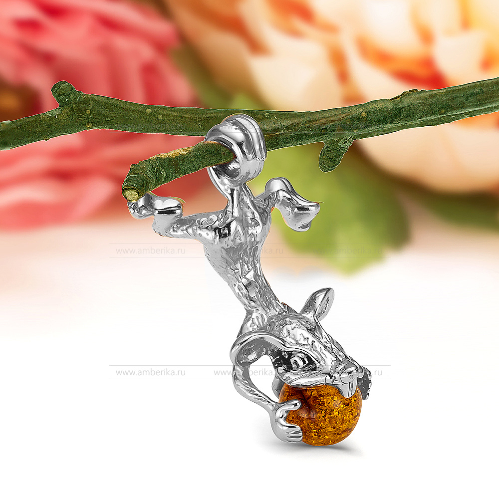 Кулон "Мышка" из серебра с коньячным балтийским янтарем, артикул 10793