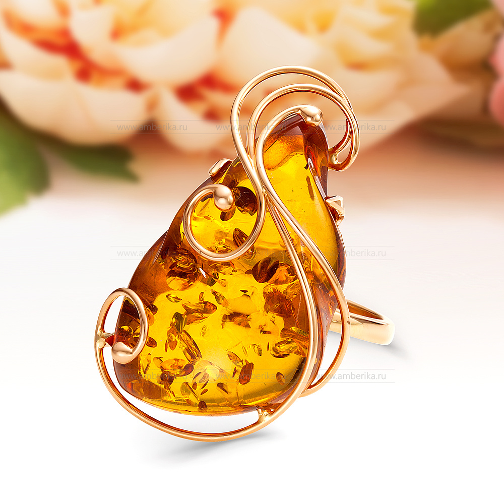 Кольцо из золота 585 пробы с золотистым балтийским янтарем, артикул 12078
