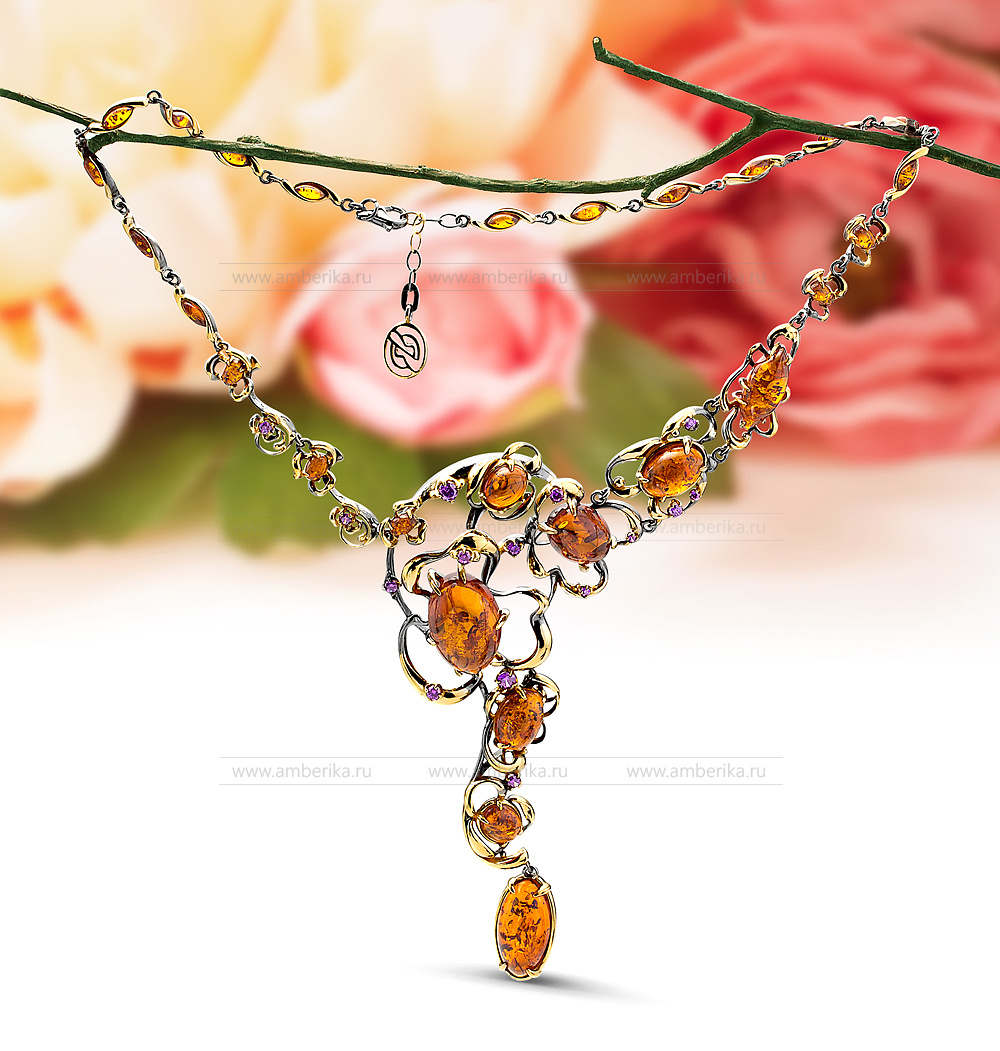 Колье "Ажур" из серебра, украшенное коньячным балтийским янтарем, артикул 12540