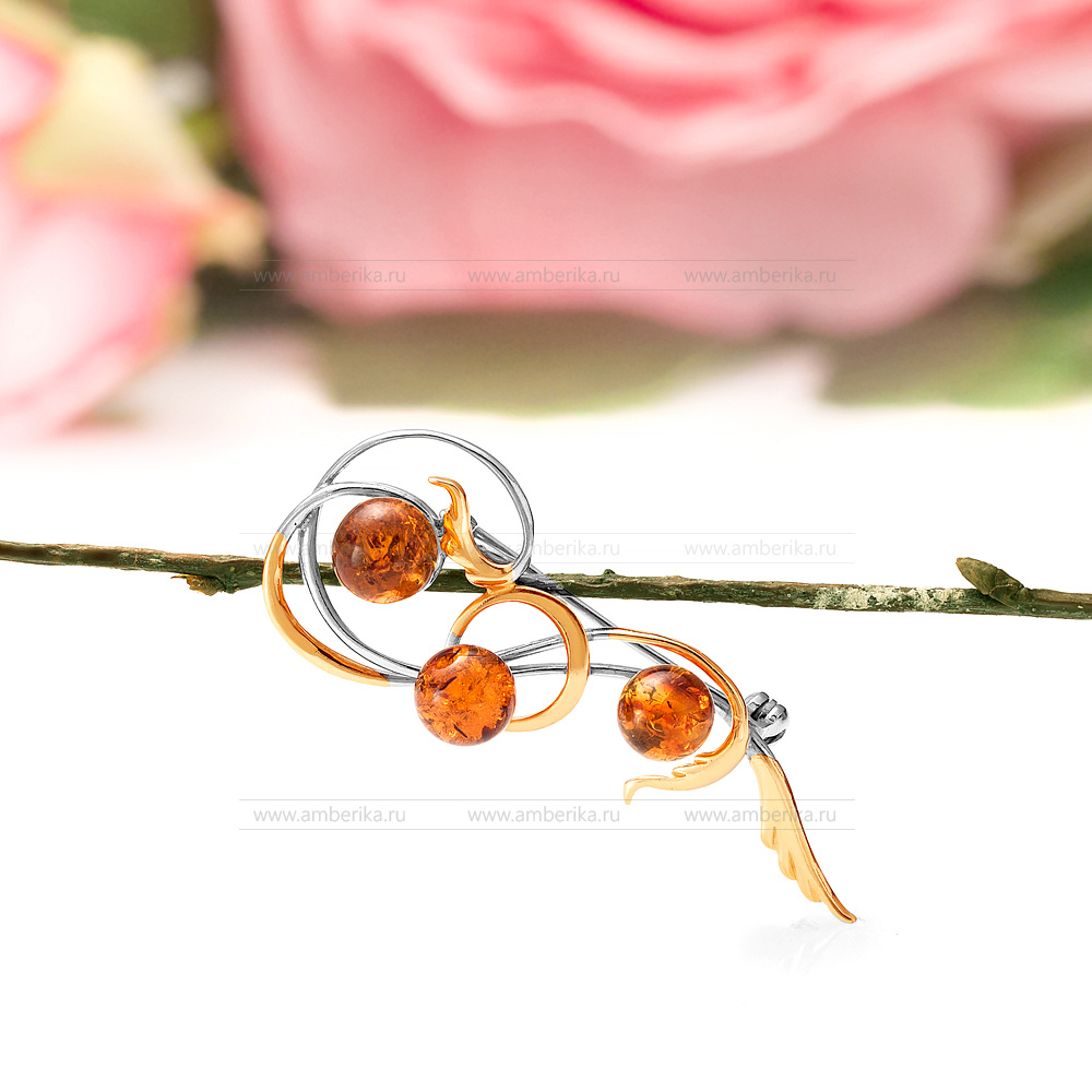 Брошь из серебра 925 пробы с коньячным природным балтийским янтарем, артикул 11392