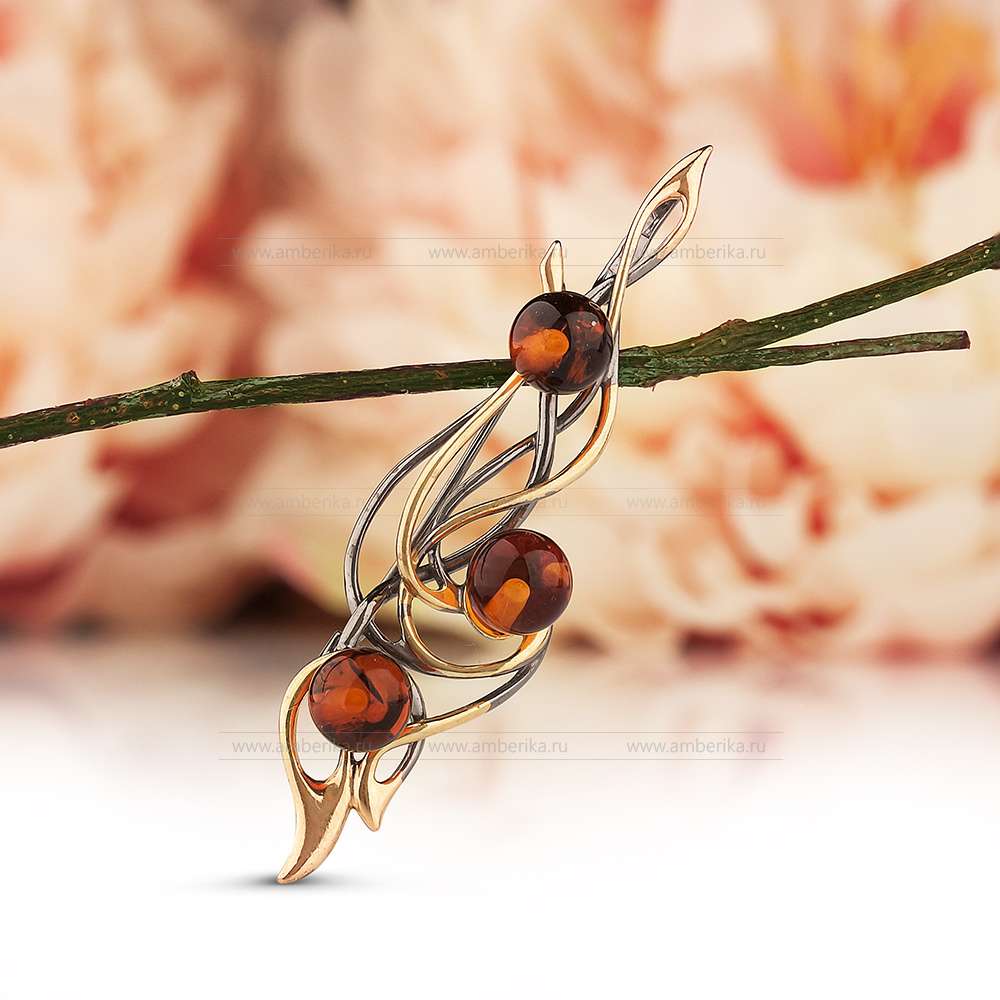 Кулон из серебра с коньячным балтийским янтарем, артикул 11572