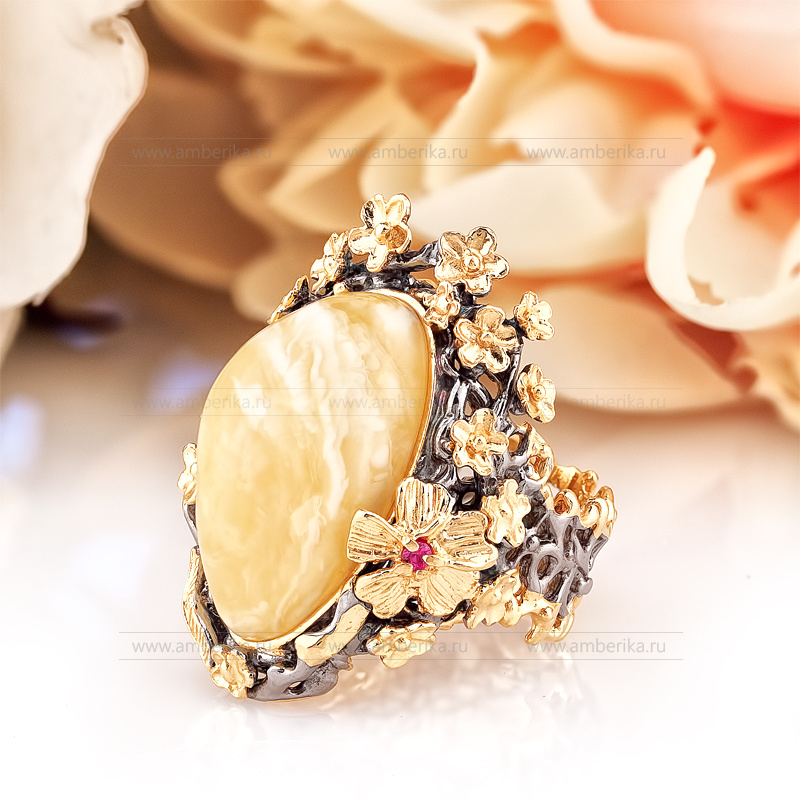Кольцо "Цветочная симфония" из серебра 925 пробы с лимонным янтарем, артикул 11010