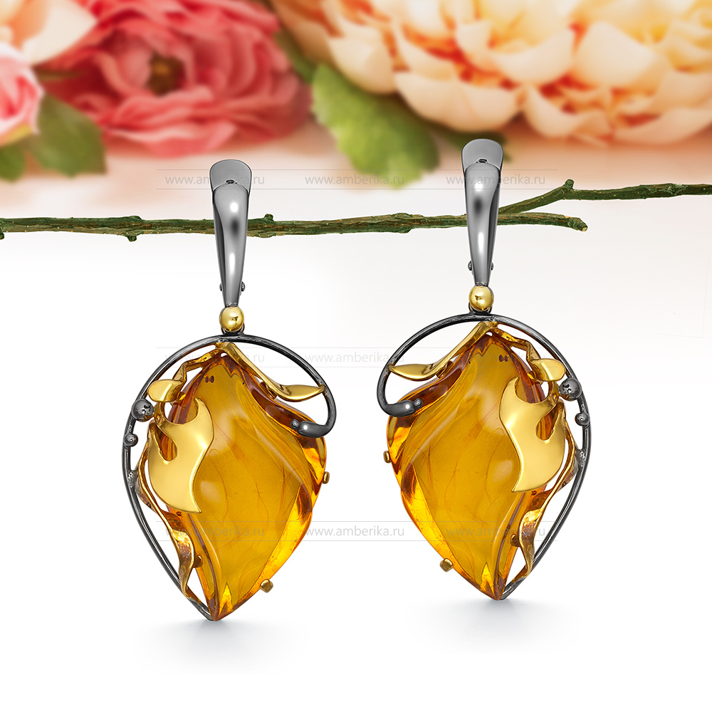 Серьги из серебра, украшенные коньячным балтийским янтарем, артикул 11702