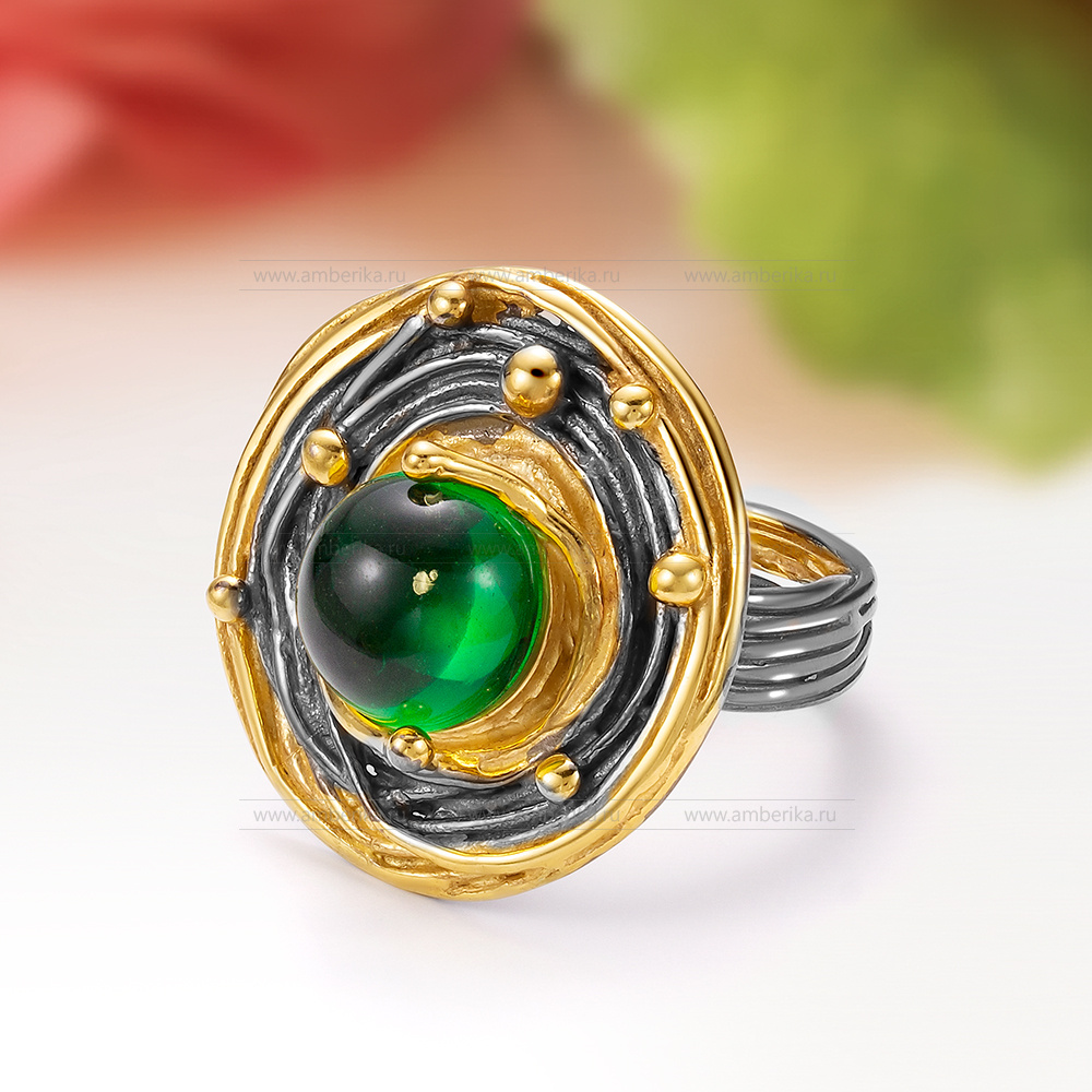 Кольцо из серебра 925 пробы с зеленым природным балтийским янтарем, артикул 12006