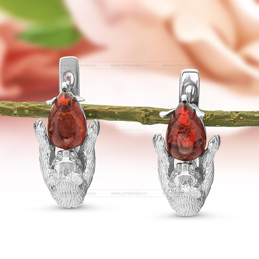 Серьги "Снежный Барс" из серебра 925 пробы с коньячным янтарем, артикул 11168