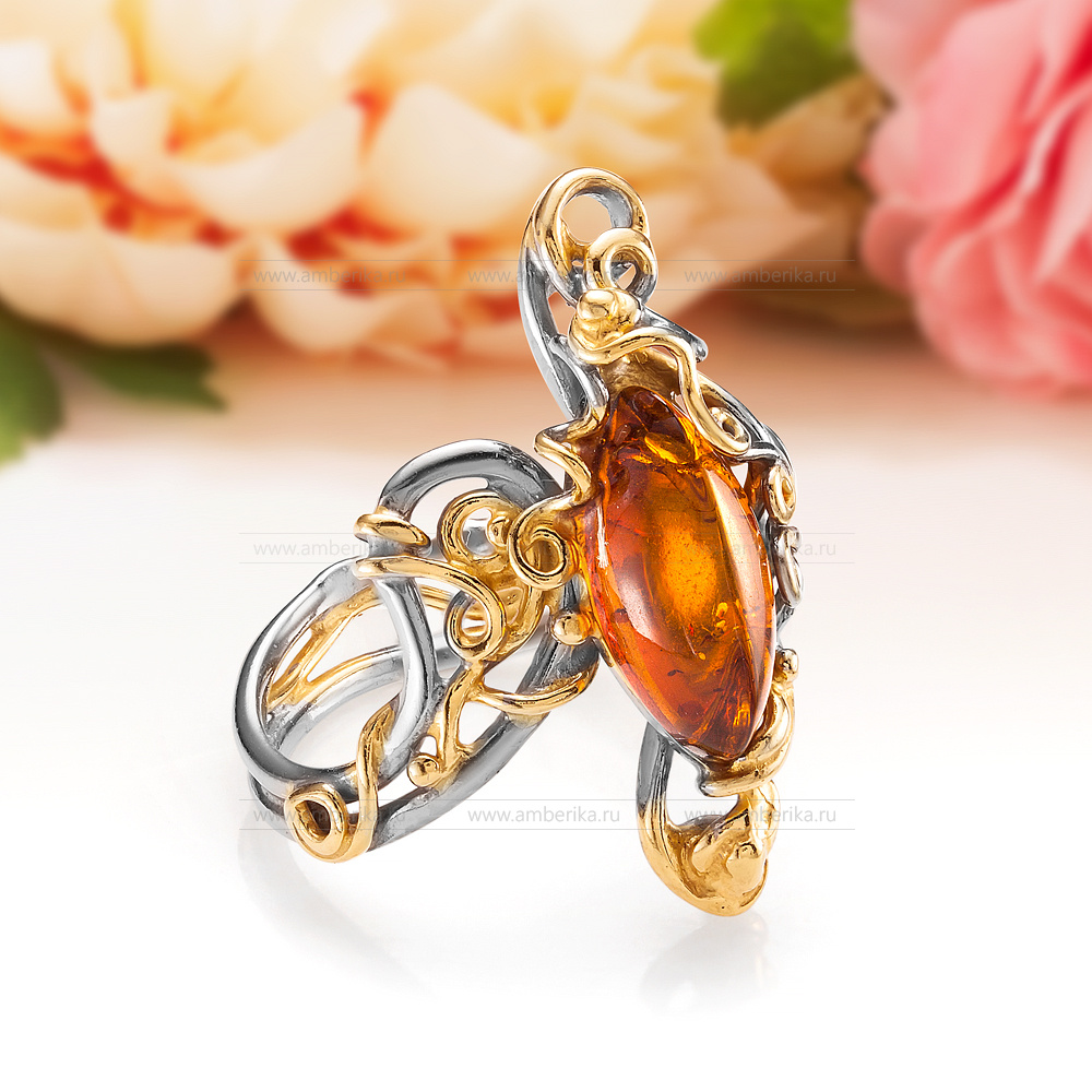 Кольцо из серебра 925 пробы с коньячным балтийским янтарем, артикул 11014